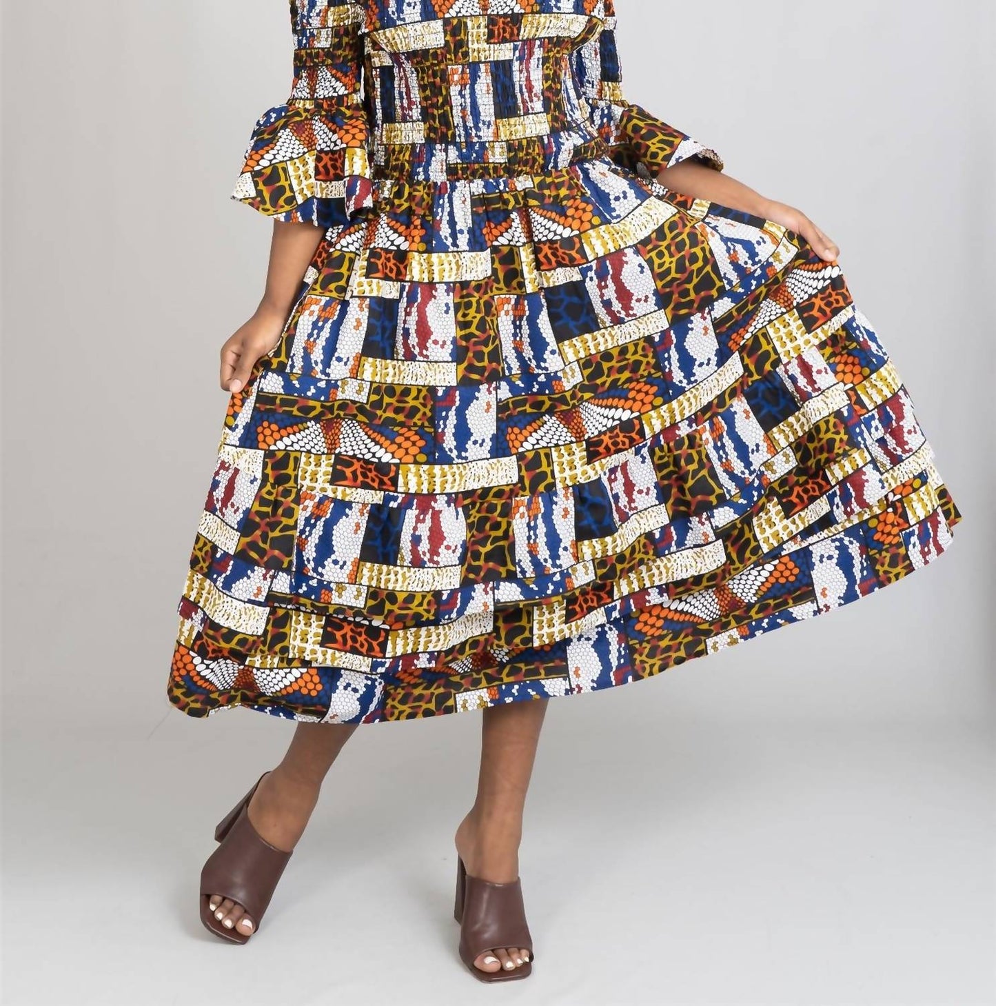 Maxikleid mit Stufen und afrikanischem Print
