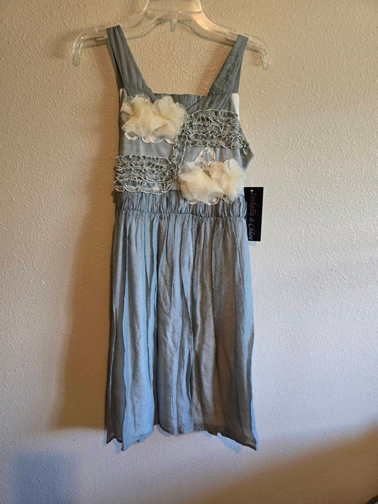 Mädchenkleid mit Blumenapplikation