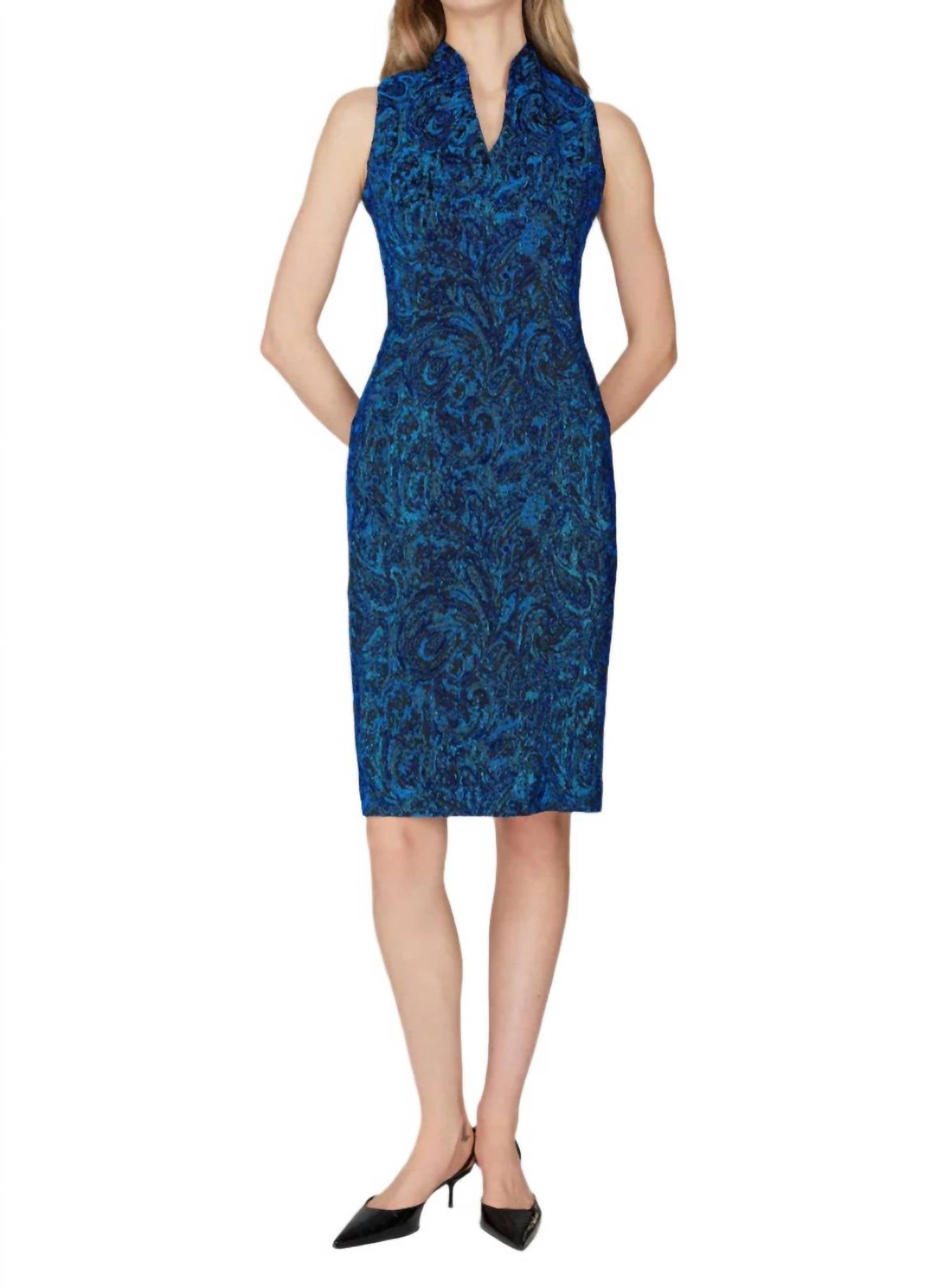 Tailliertes Kleid aus Paisley-Stretch-Jacquard