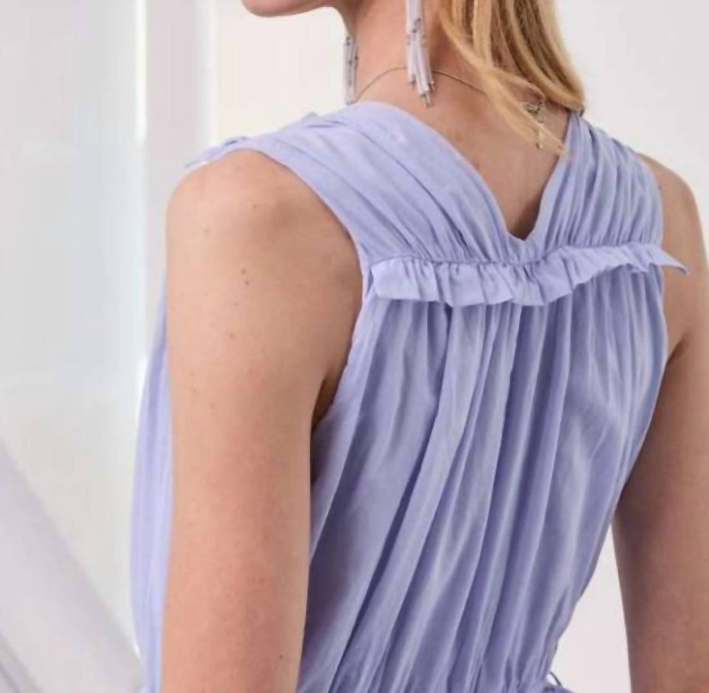 Langes ärmelloses Kleid