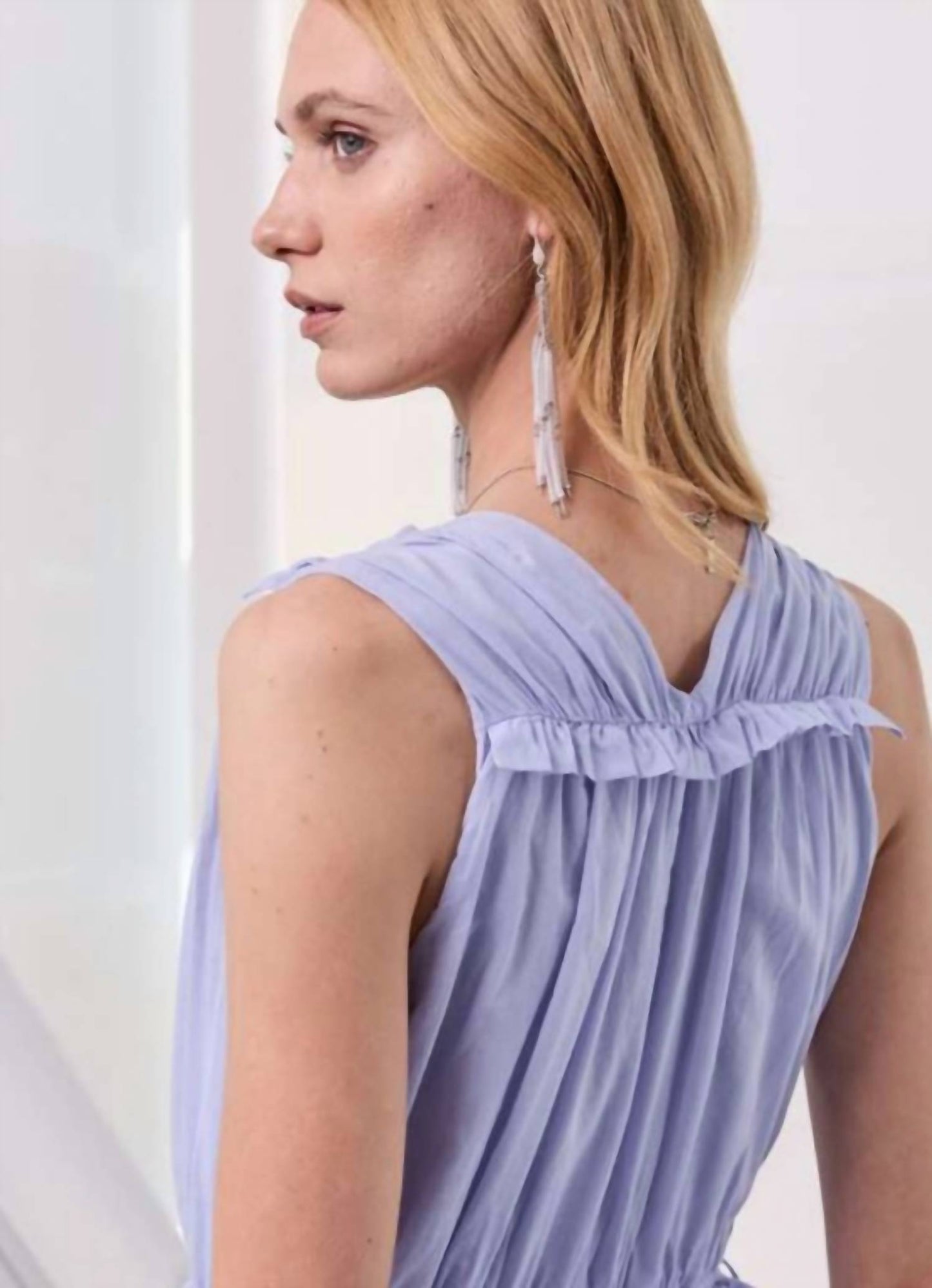 Langes ärmelloses Kleid