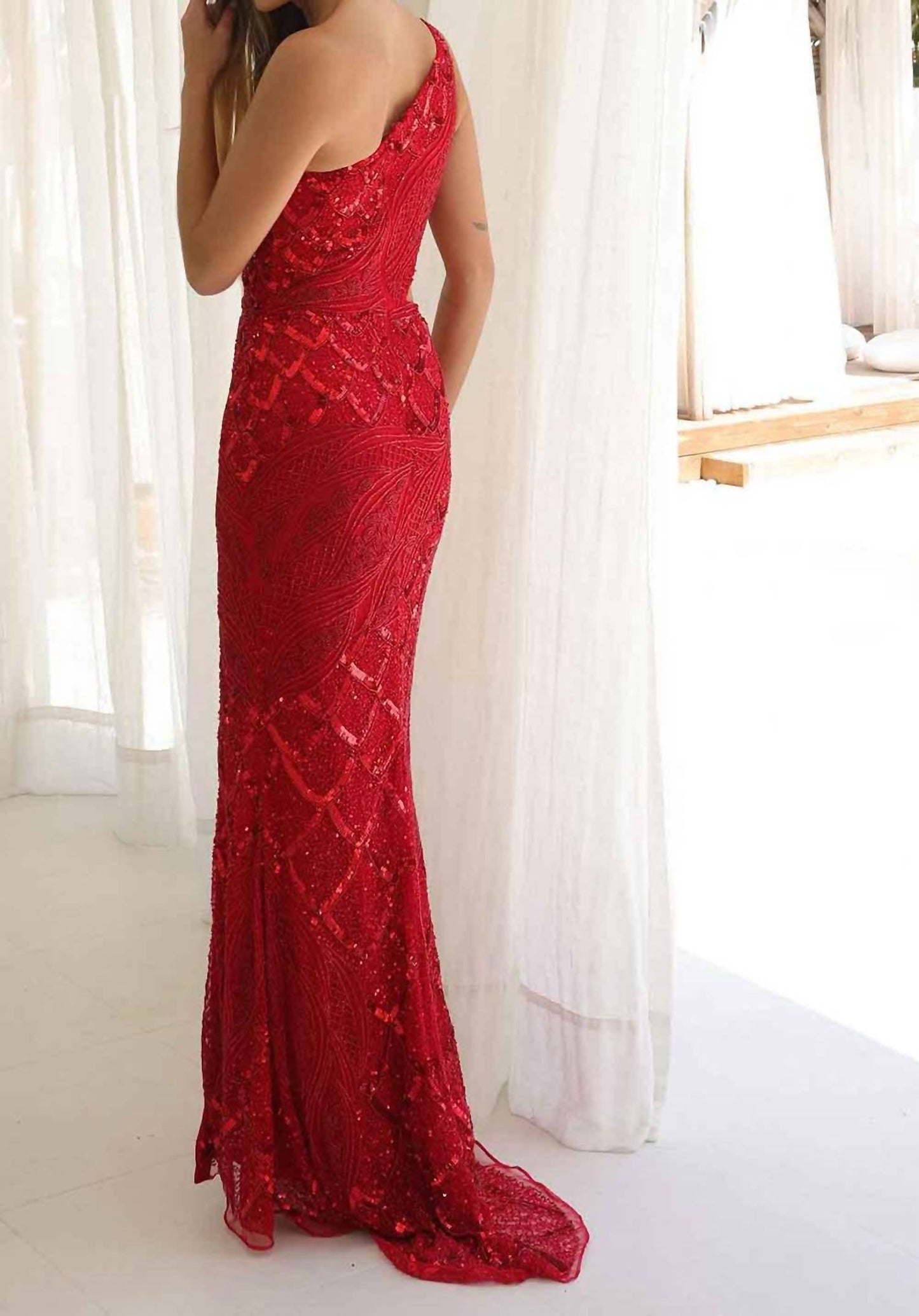 Floor-length One-shoulder Prom Dress