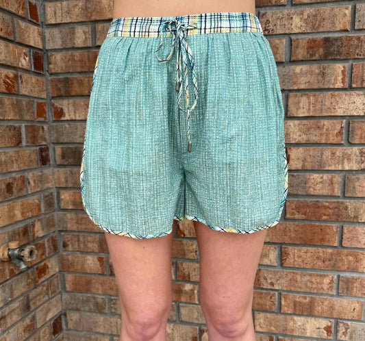 Vladana Shorts mit gemischtem Karomuster