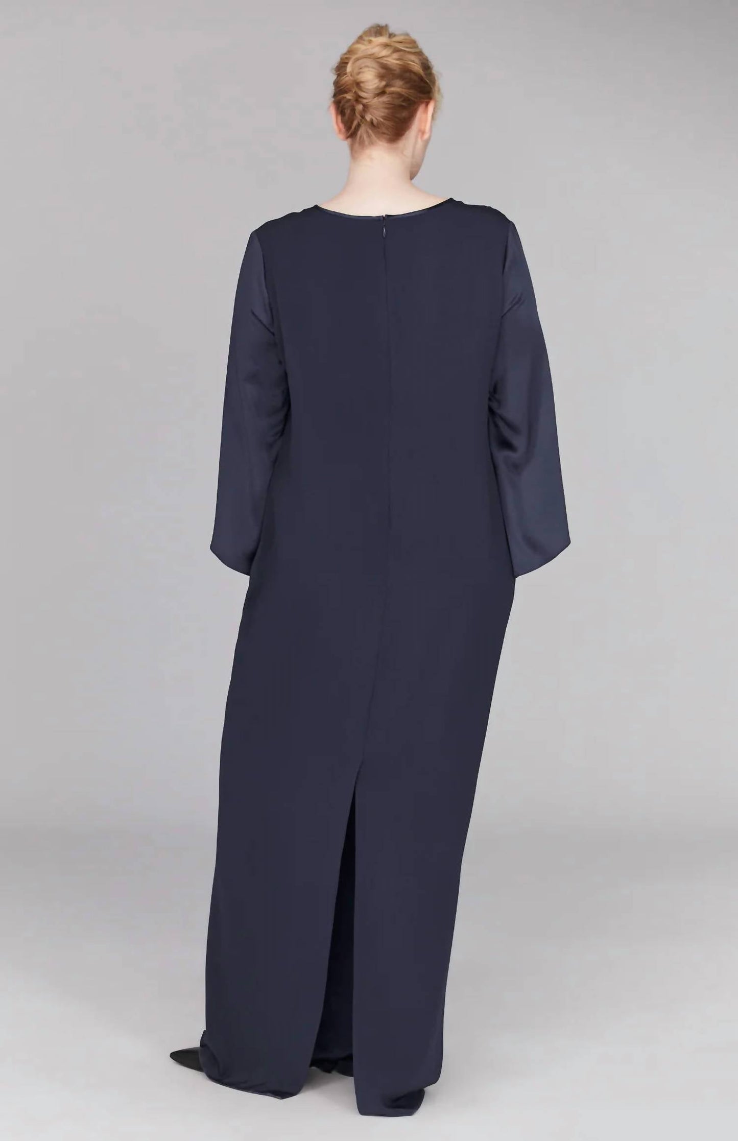 Langärmeliges Seidenkleid