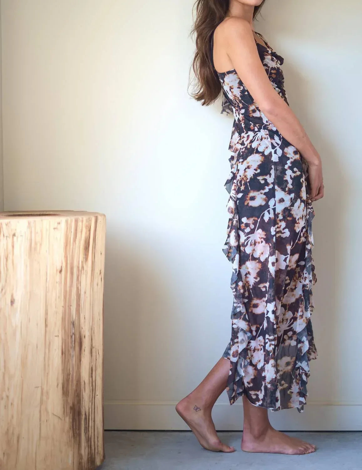 Wasserfall-Rüschen-asymmetrisches Kleid