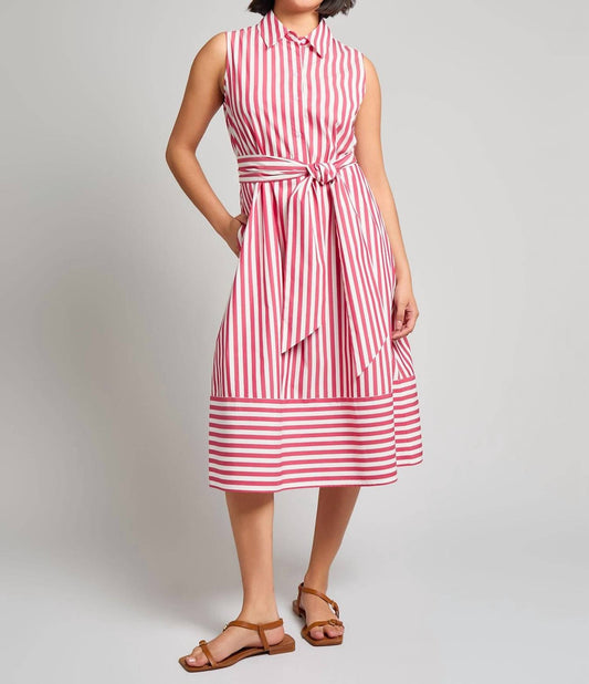 Gestreiftes ärmelloses Kleid mit Bindegürtel