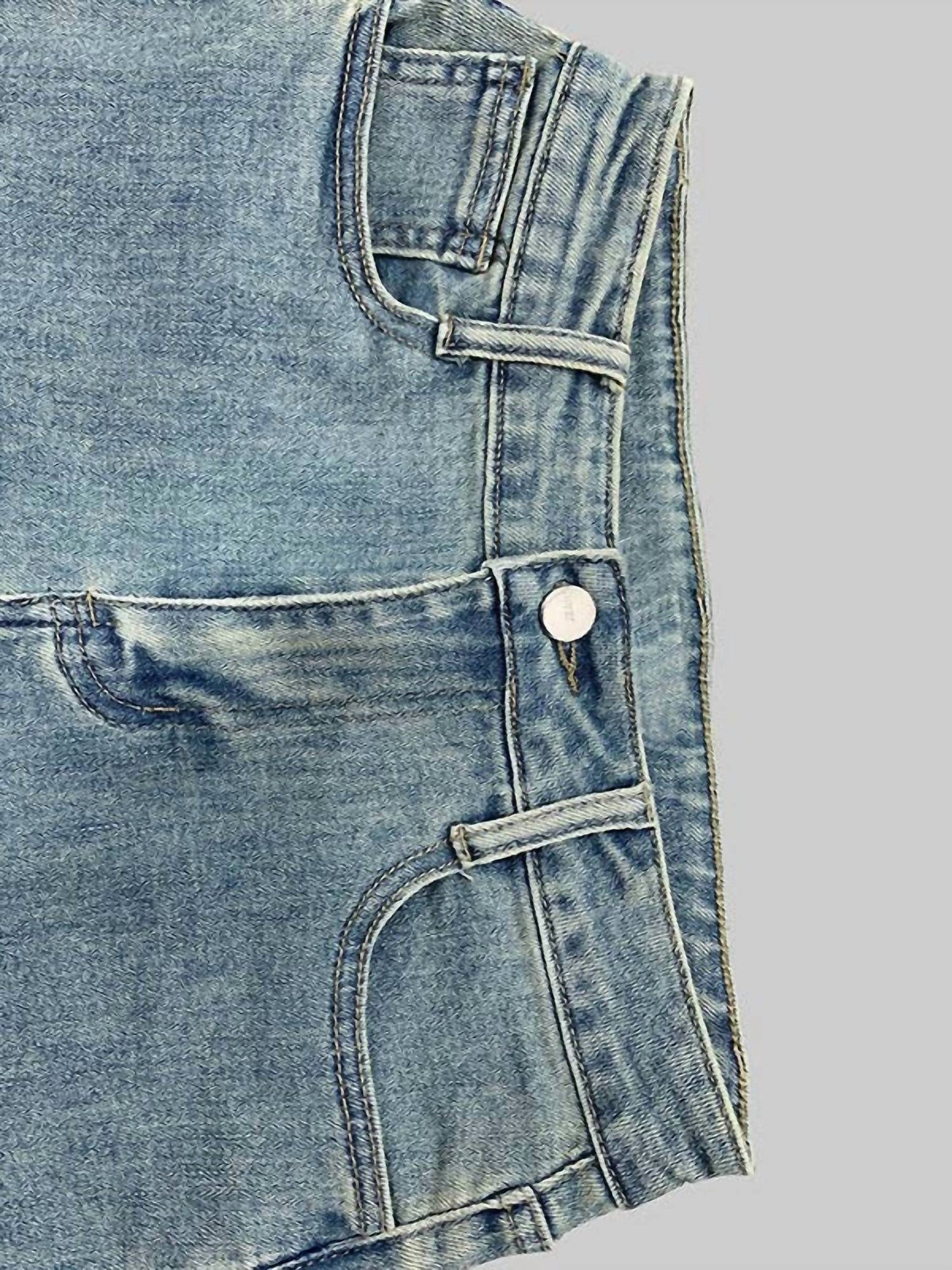 Ausgestellte Jeans mit Blumenmuster, hoher Taille und Taschen