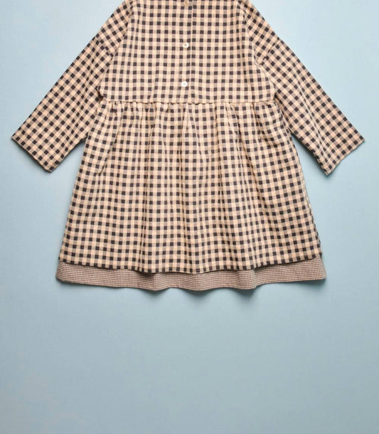 Mädchen-Karo-Kleid