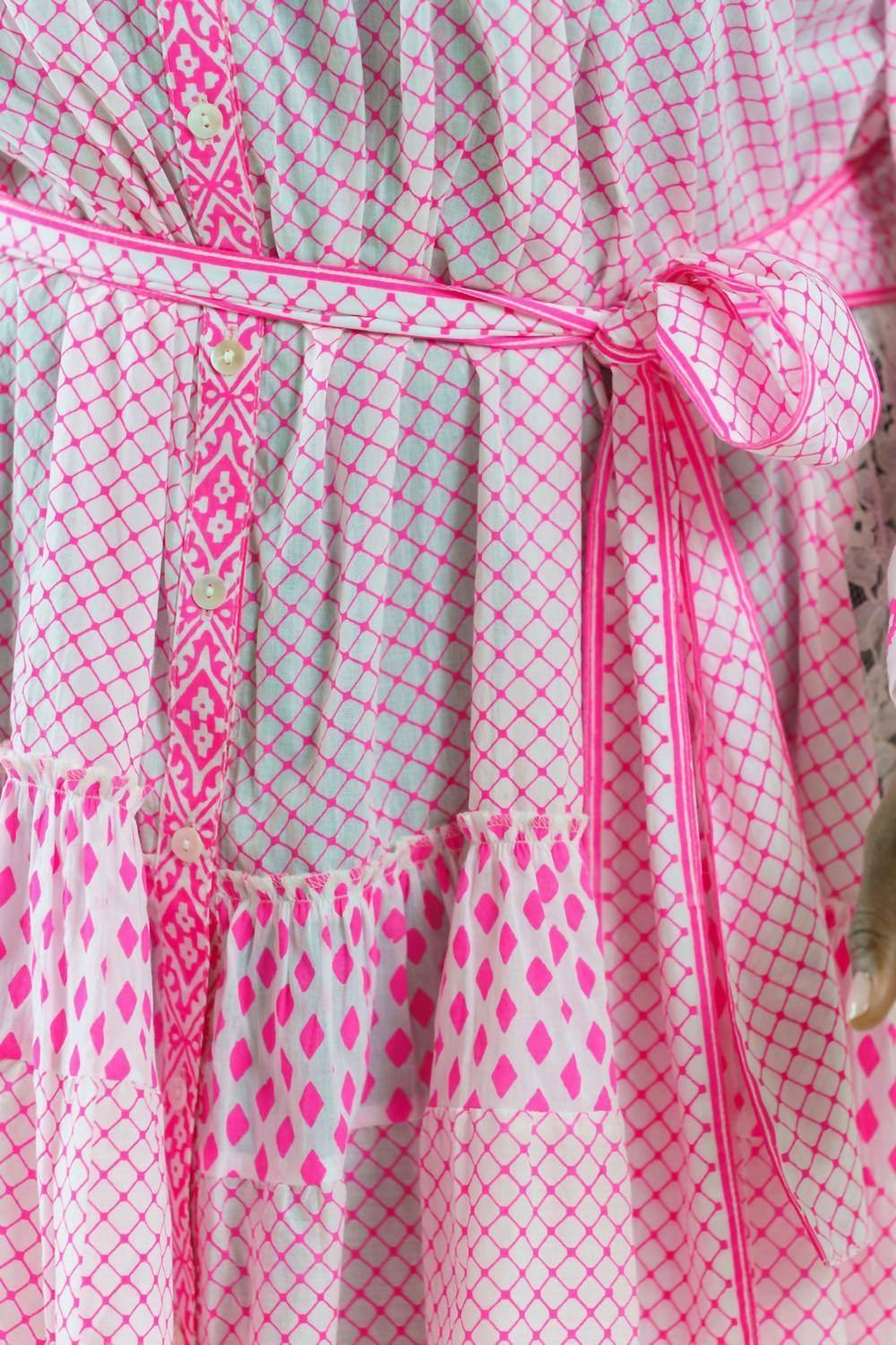 Kurzes Netzstoff-Minikleid – Große Größen