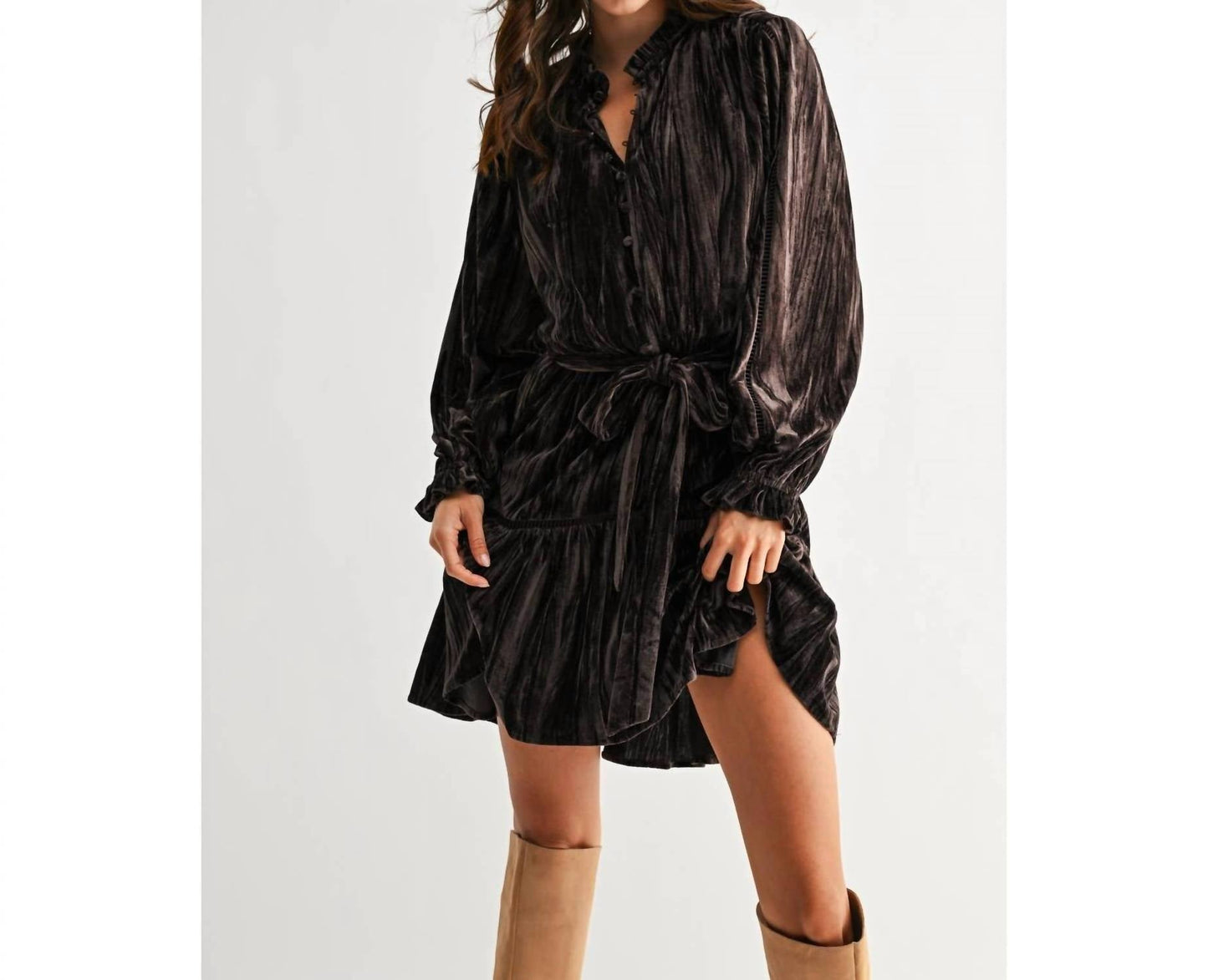 Mini-Samtkleid mit Nahtdetails
