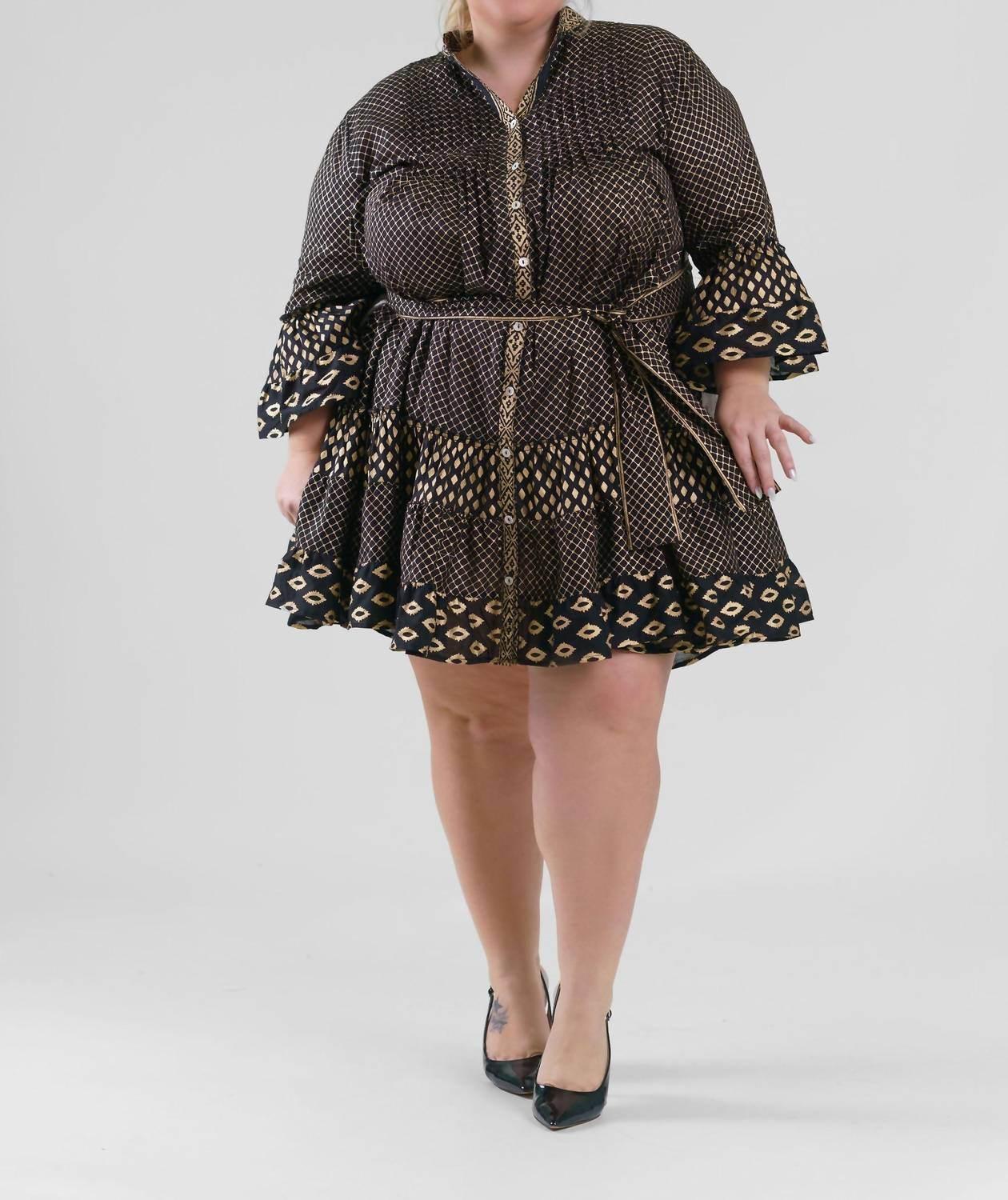 Kurzes Netzstoff-Minikleid – Große Größen