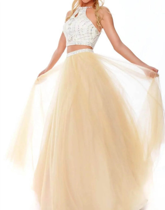 Zweiteiliges, perlenbesetztes Neckholder-Abendkleid