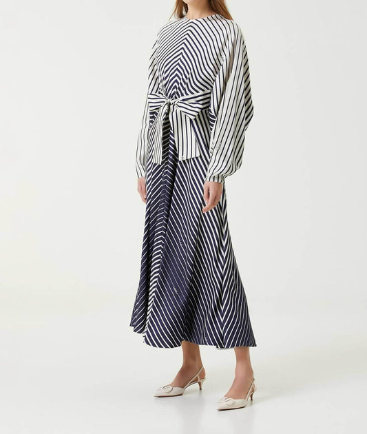 Gestreiftes Maxi-Seidenkleid
