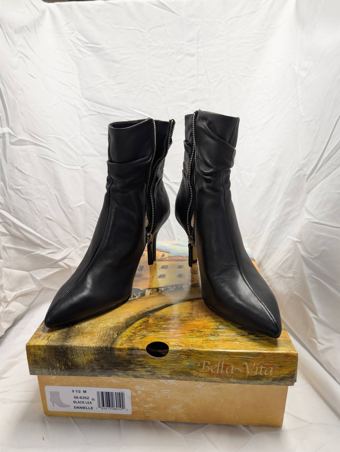 WOMEN'S LEATHER DANIELLE BOOTS