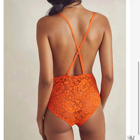 Comin’ In Haht Lace Bodysuit