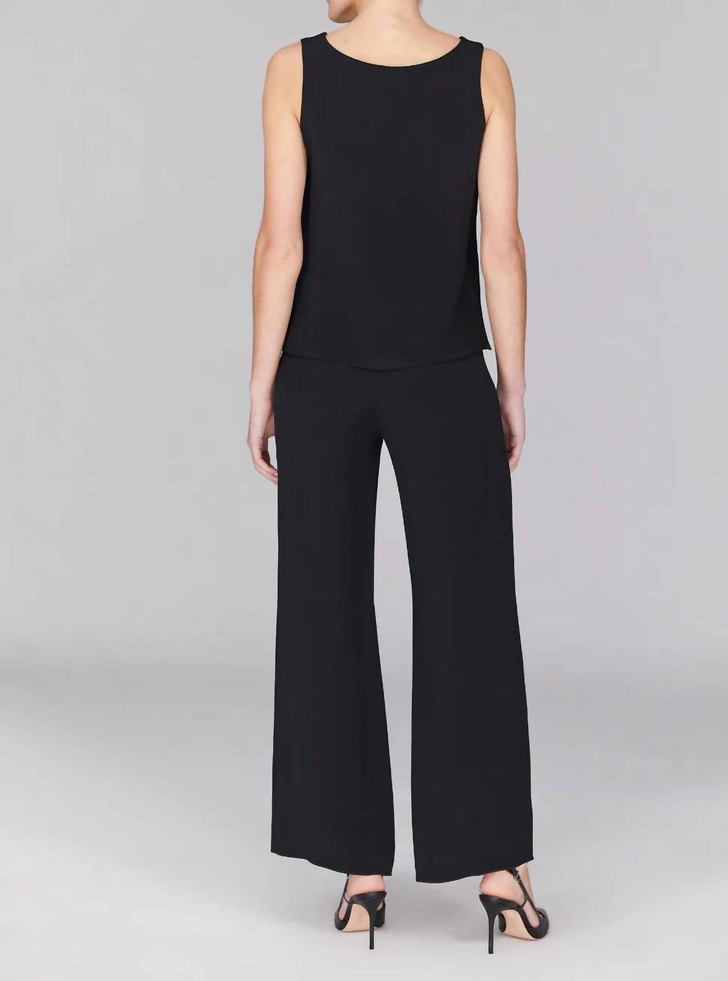 Seidenhose mit weitem Bein, flacher Vorderseite und elastischem Bund hinten