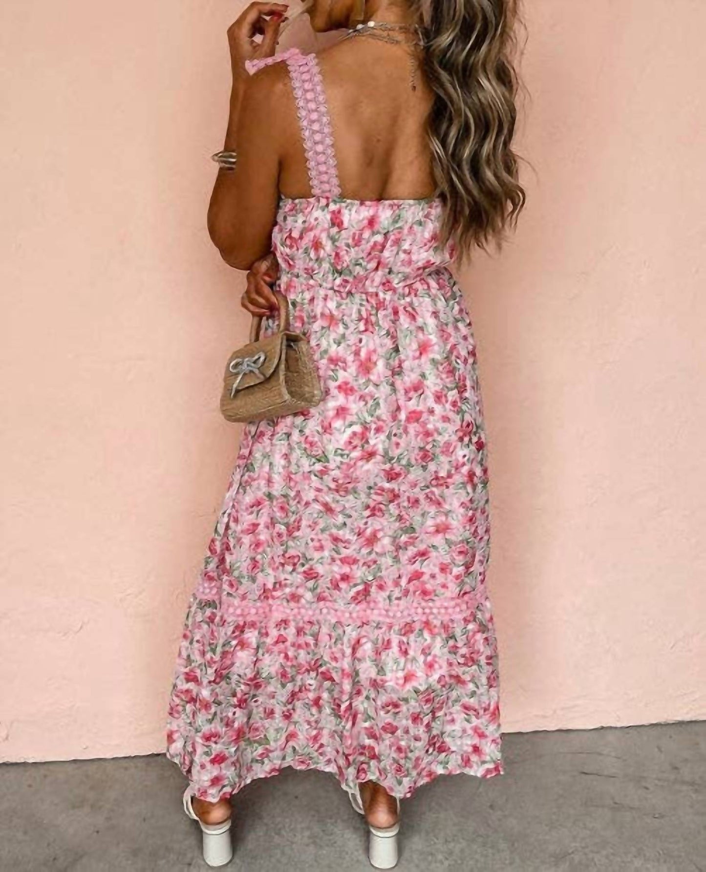 Florales Spitzen-Maxikleid mit Bindeträgern und Empire-Taille