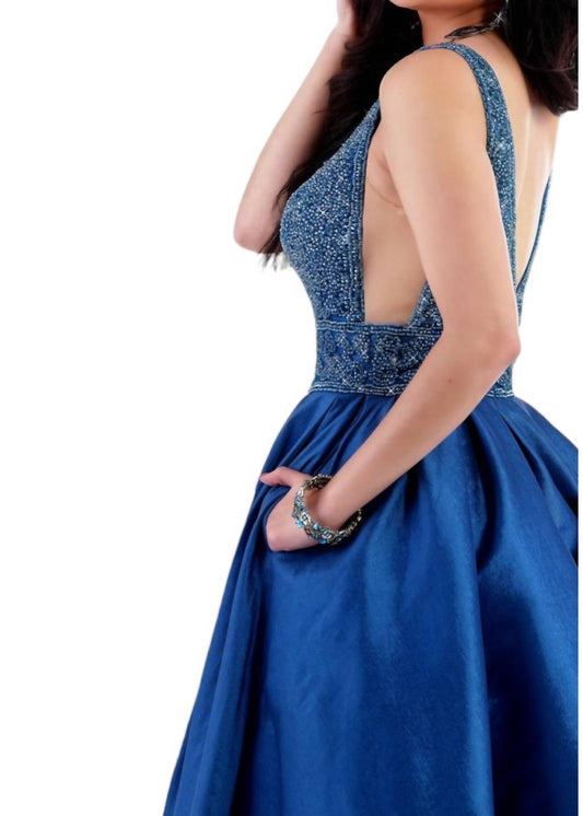 Ballkleid aus Stretch-Taft
