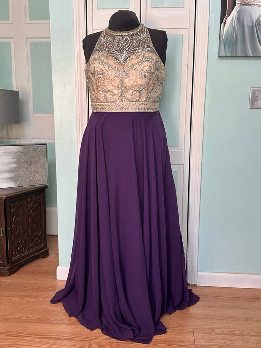 Juwelenbesetztes, verziertes Illusion-Neckholder-Kleid