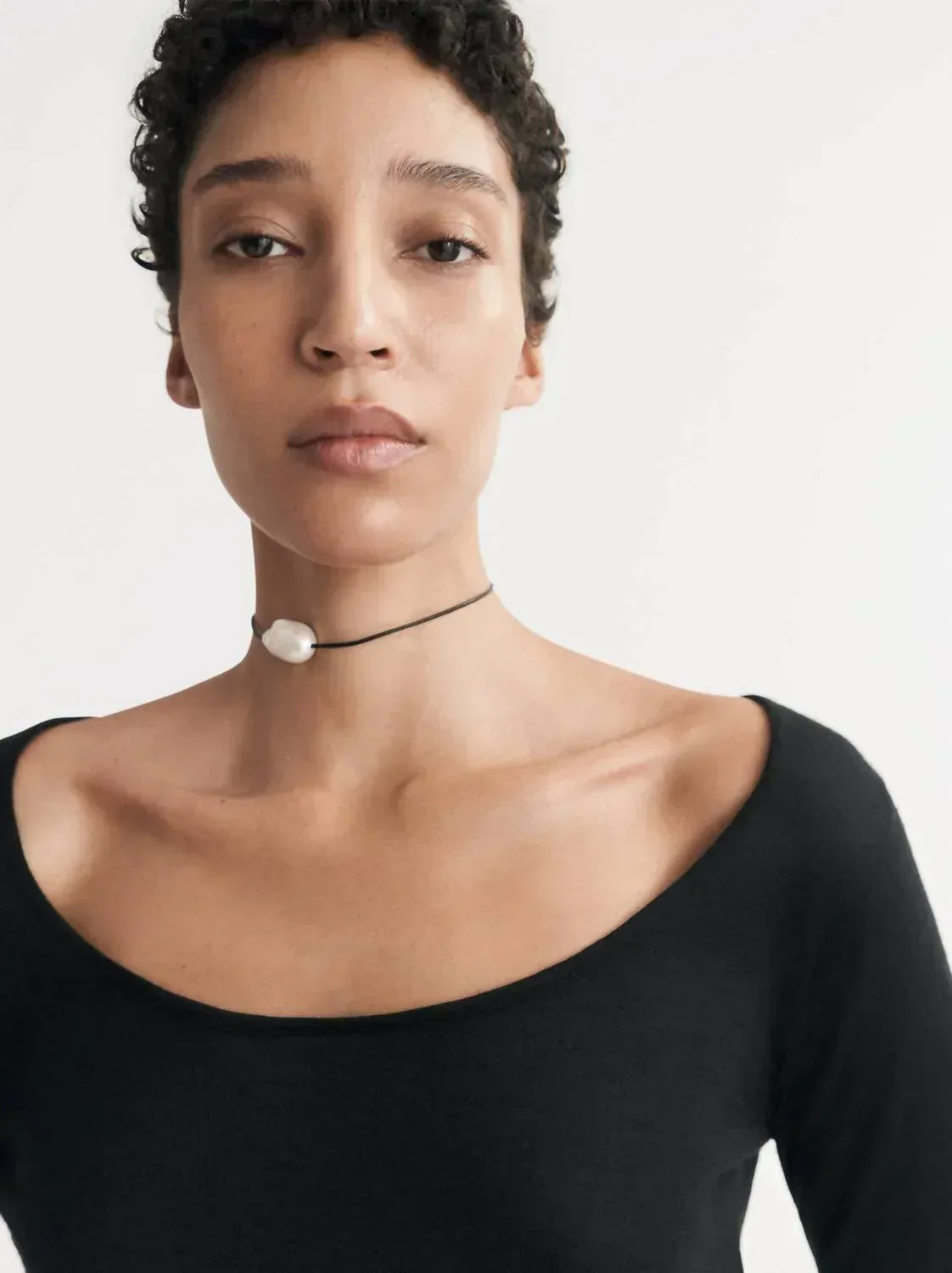 Featherlight O-neck Sweater
