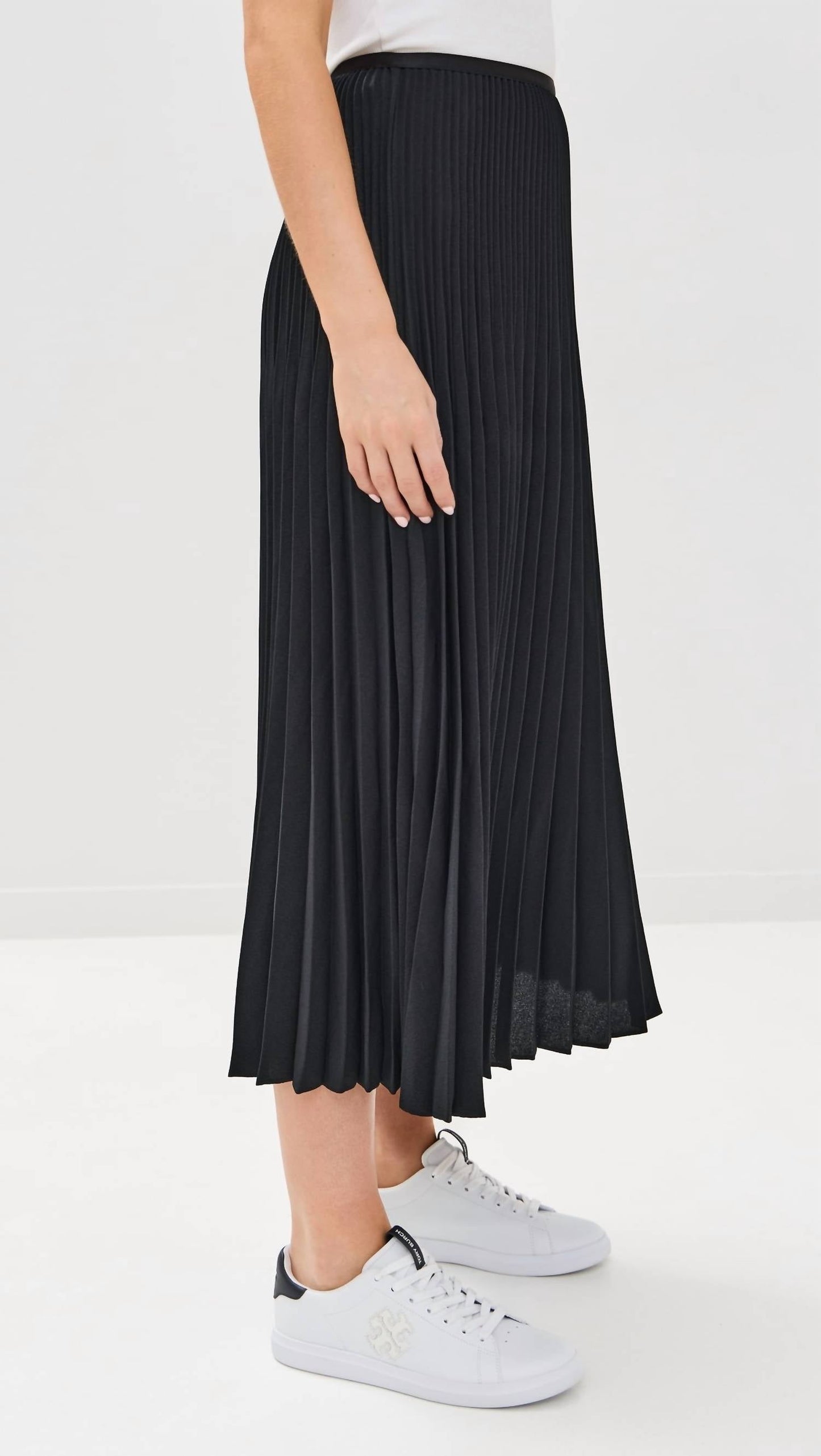 Pleated skirt