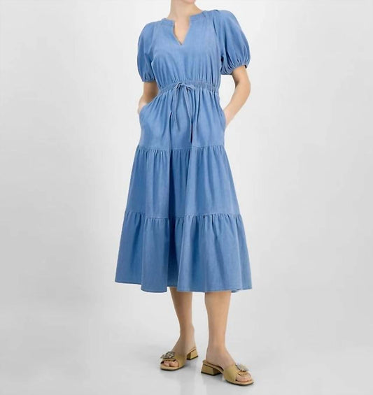 Kleid mit geschlitztem Ausschnitt und Puffärmeln