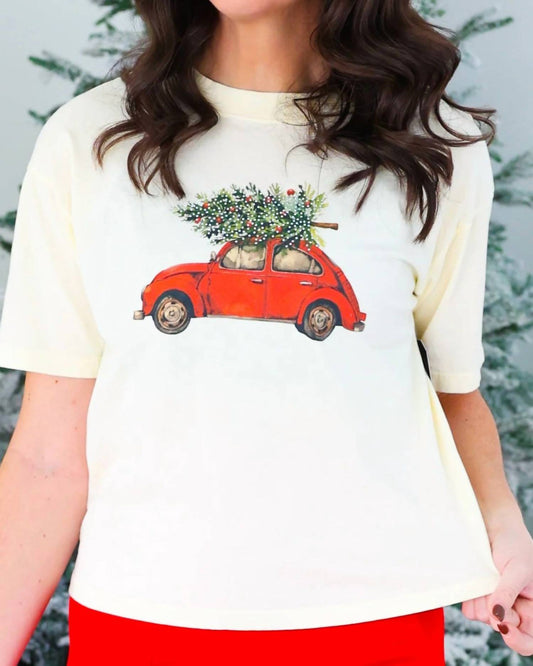 Urlaubsauto mit Baum-T-Shirt