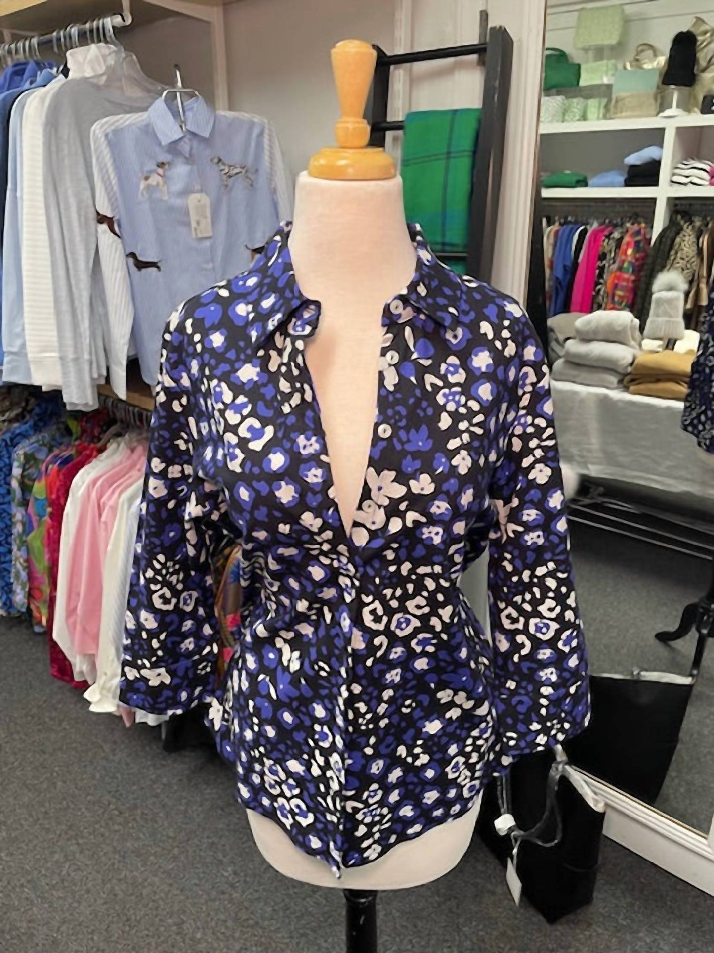 Bluse mit Magnolienblumenmuster für Damen