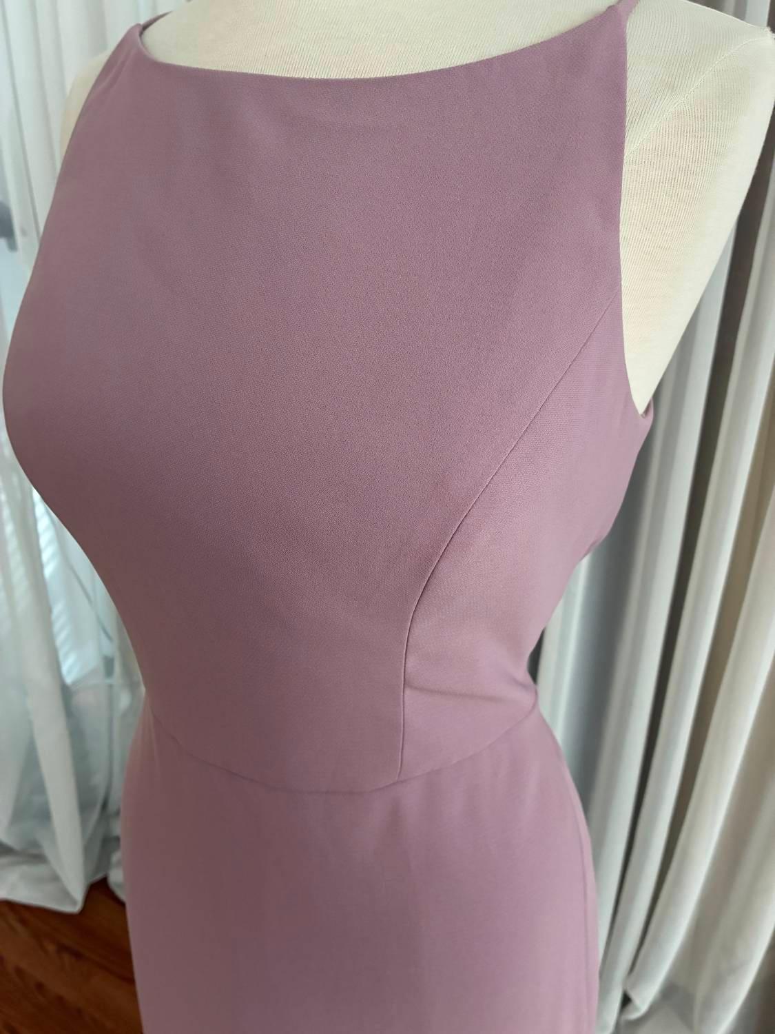 Damen-Brautjungfernkleid aus Crêpe mit Rautenmuster am Rücken