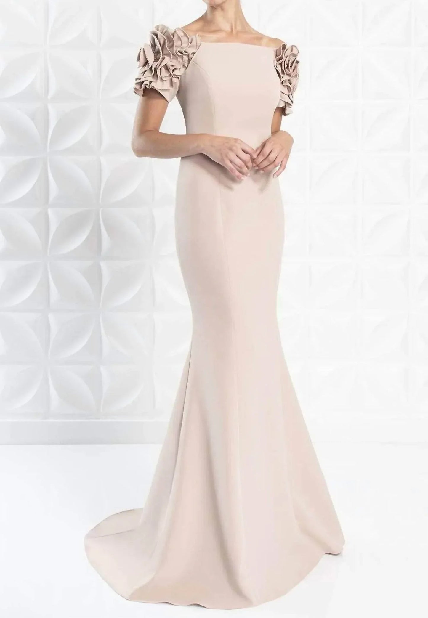 Langes perlenbesetztes Rüschen-Abendkleid