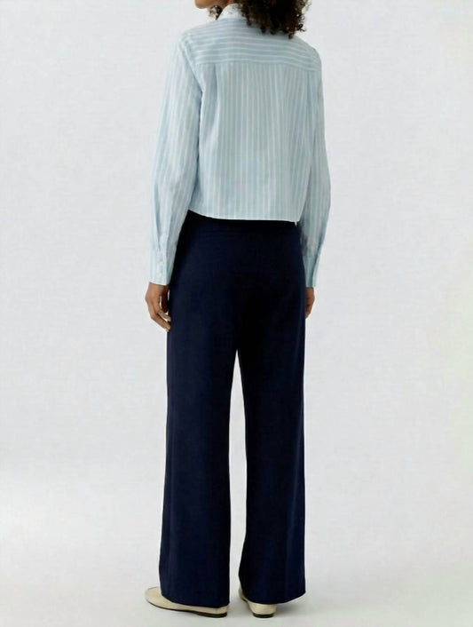 Bluse mit Knopfleiste und Schmuckkragen