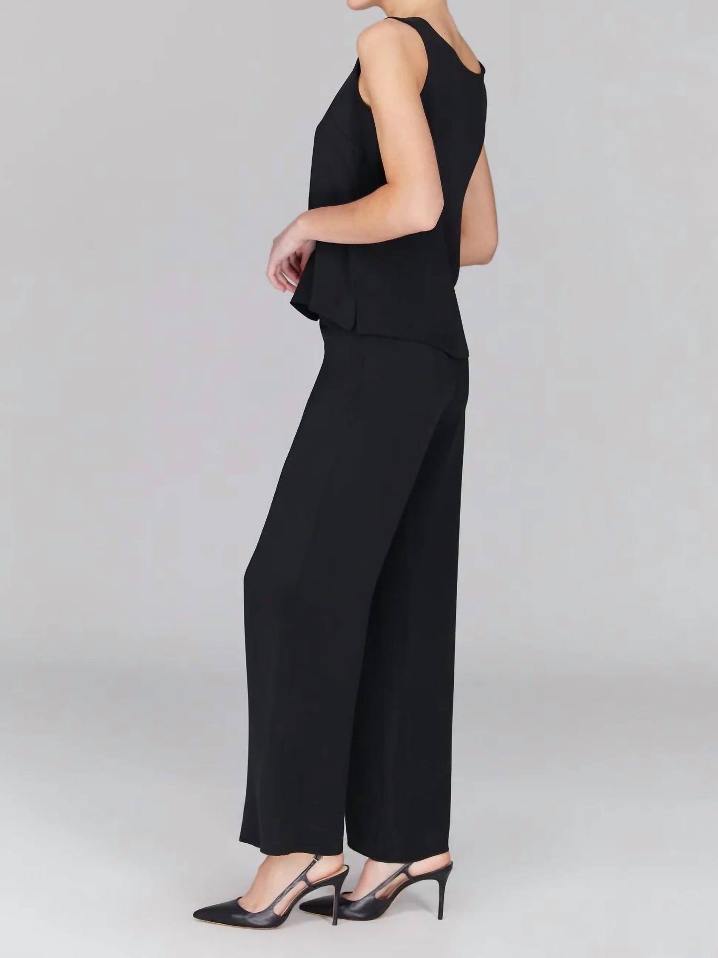 Seidenhose mit weitem Bein, flacher Vorderseite und elastischem Bund hinten