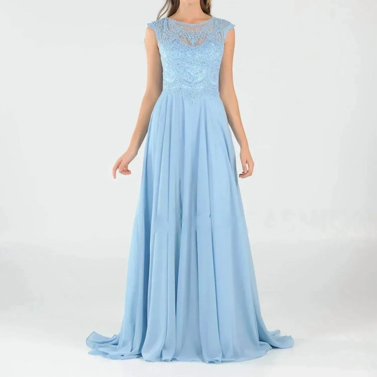 Langes besticktes Kleid mit kurzen Ärmeln