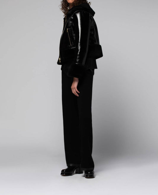 Vinta Vinyljacke mit Kunstfellbesatz
