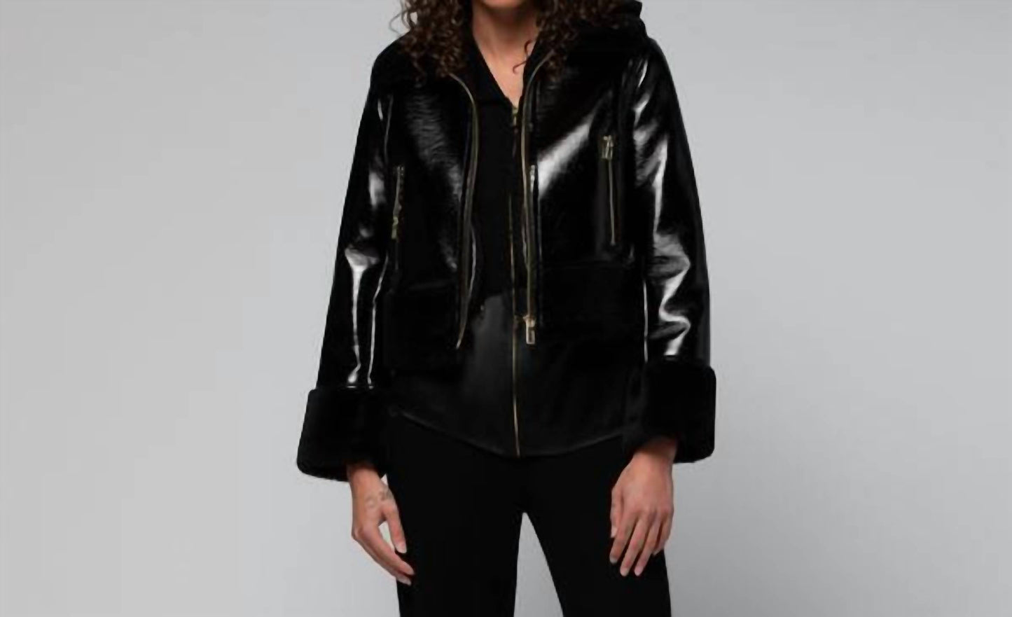 Vinta Vinyljacke mit Kunstfellbesatz