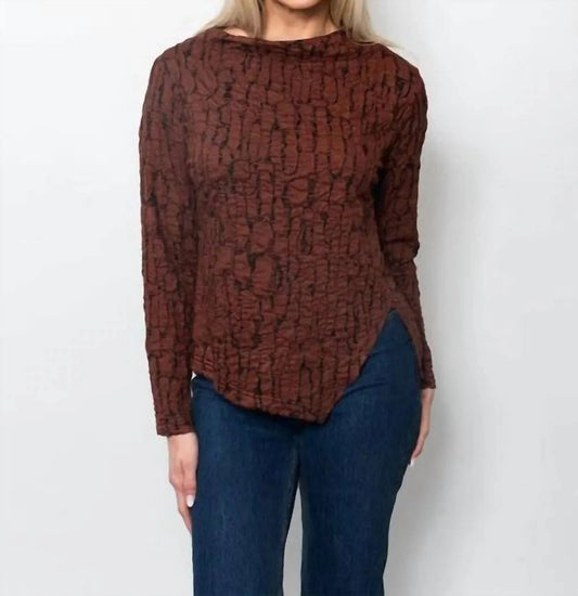 Blister Knit Asymmetrical Hem Top