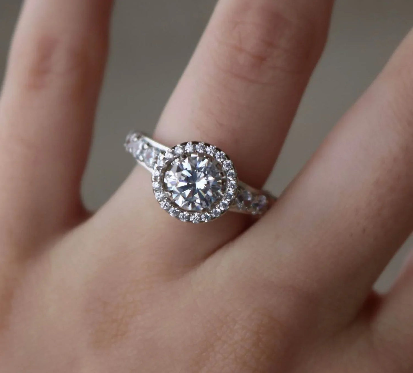 Women's 1.2ct Moissanite Engagement Ring