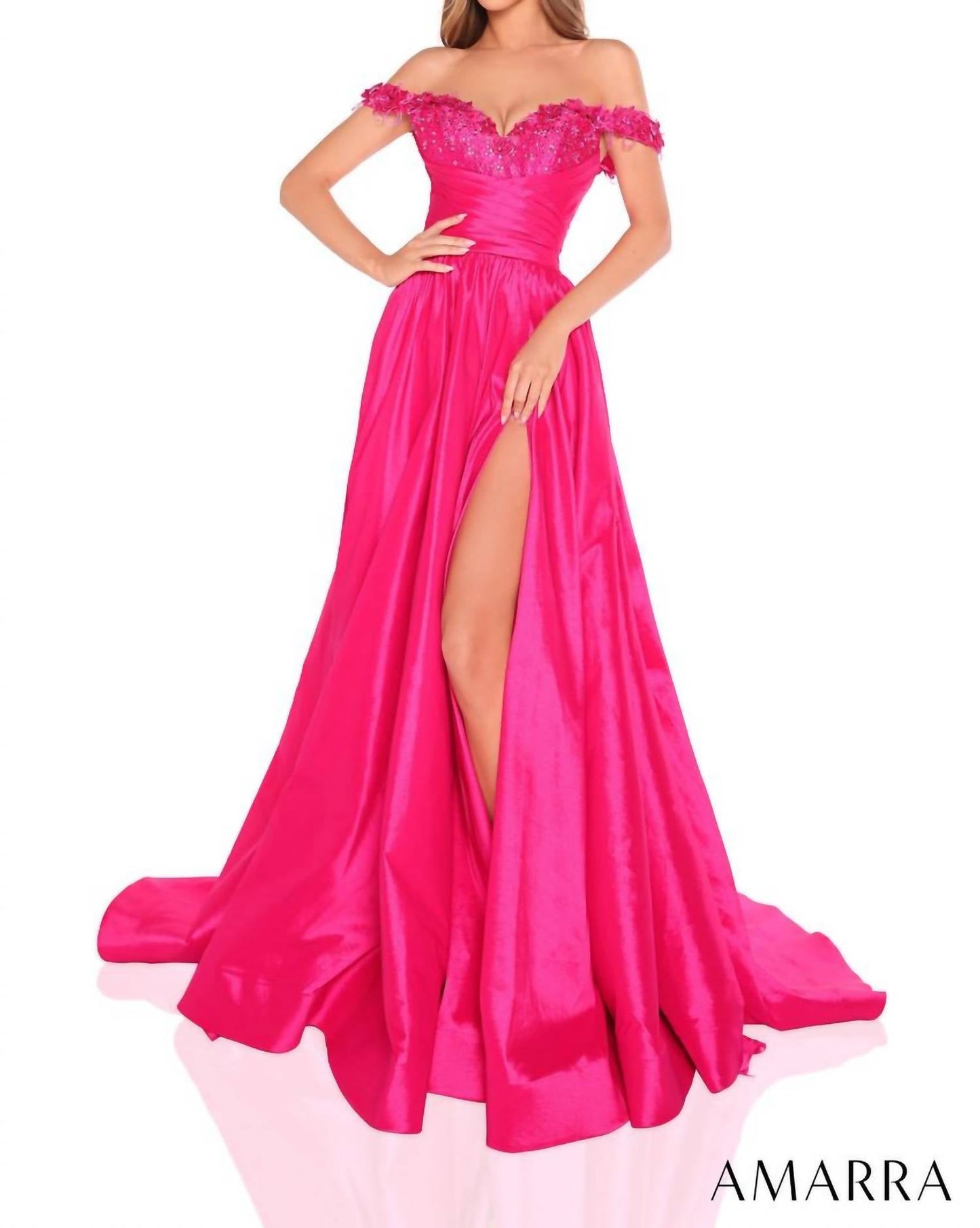 Kleid mit Blumenmuster am Ausschnitt, Falten an der Taille und hohem Schlitz