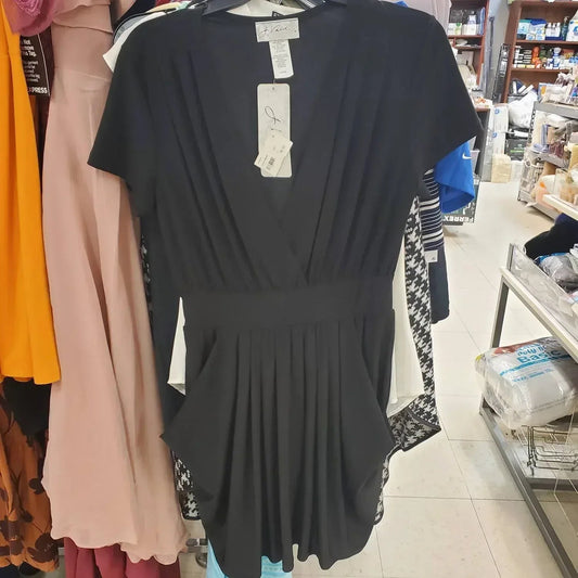 Women's Sleeveless Above The Knee Dress With Pockets