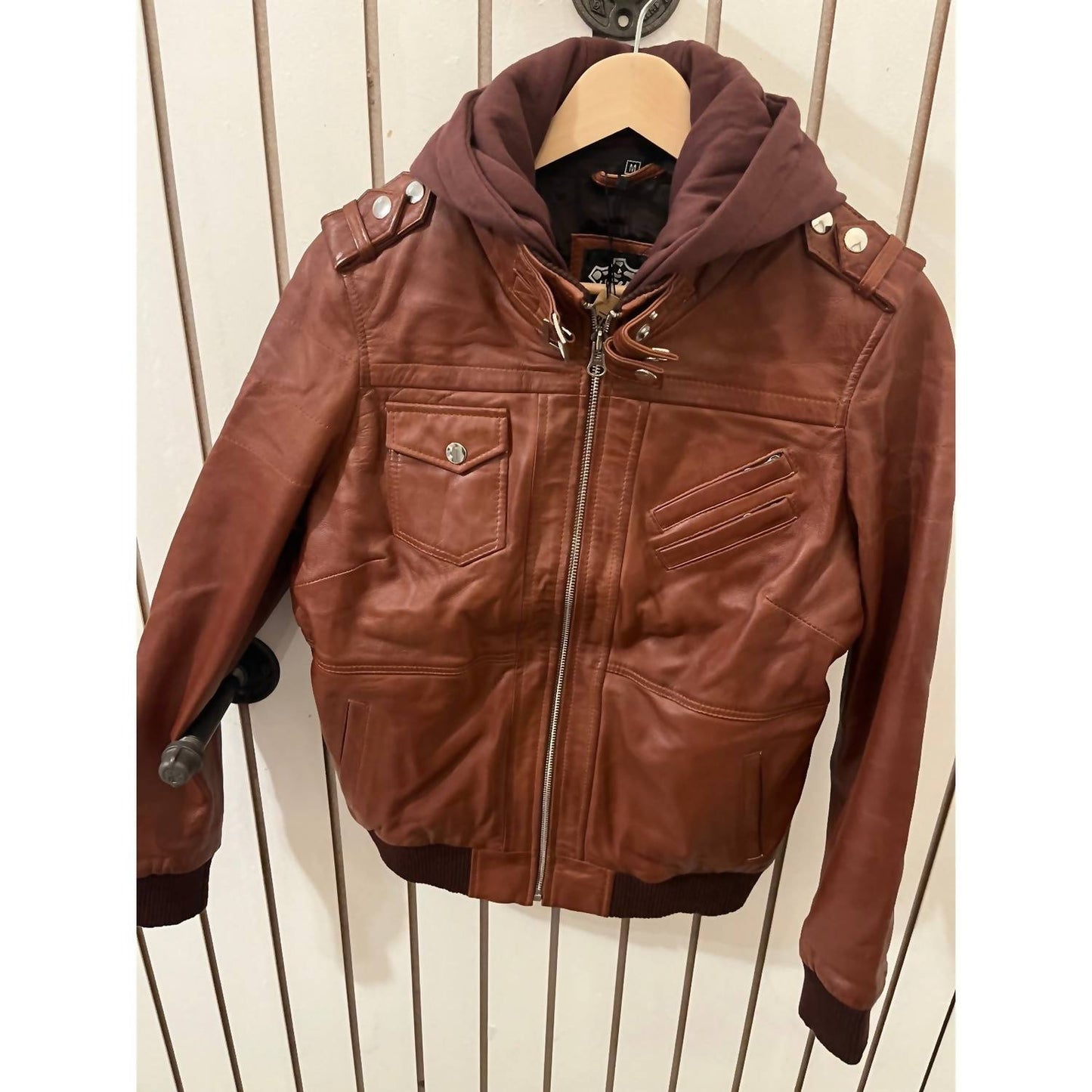 Damen-Echtlederjacke mit abnehmbarer Kapuze