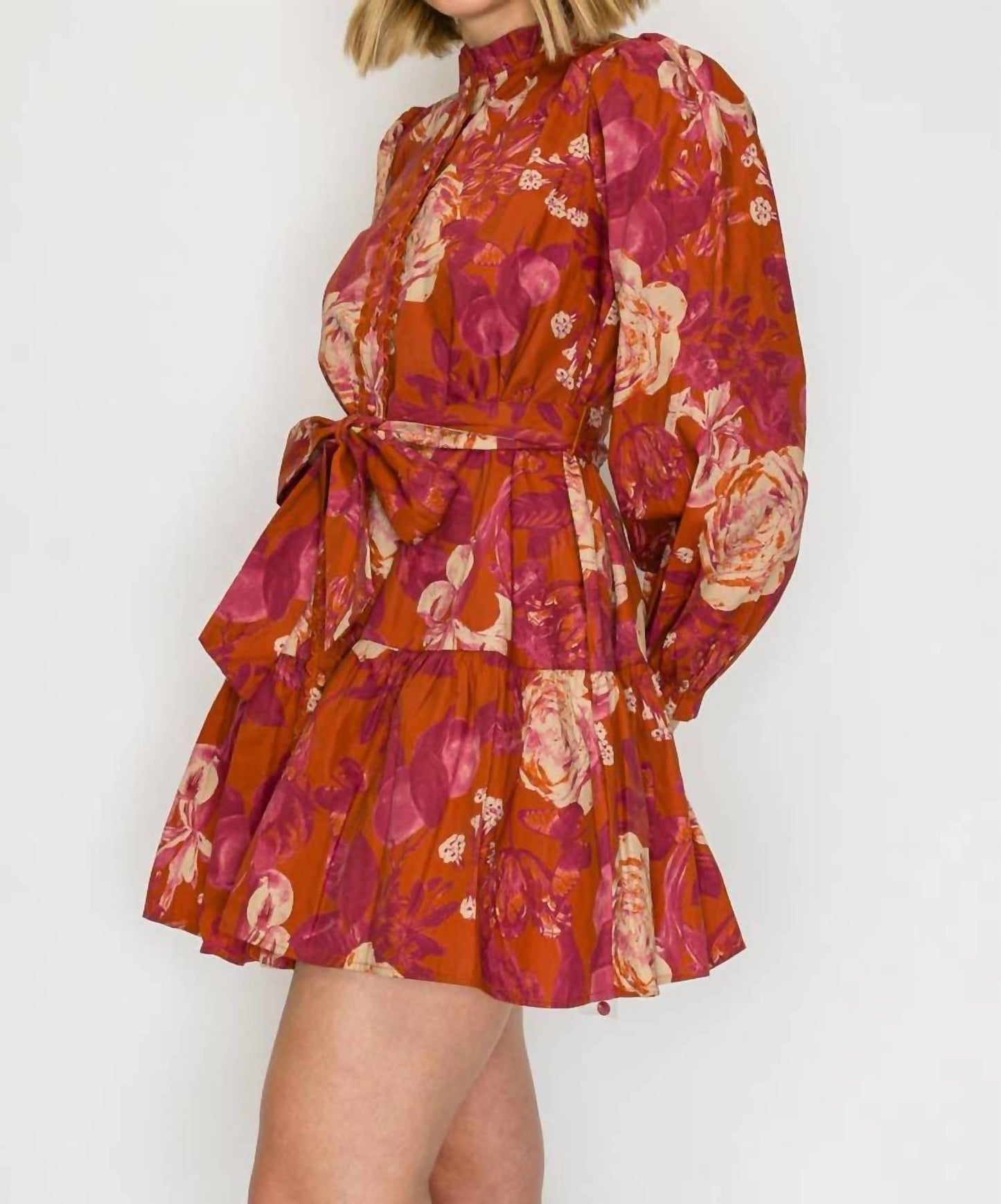 Rustikales Minikleid mit Rosenprint