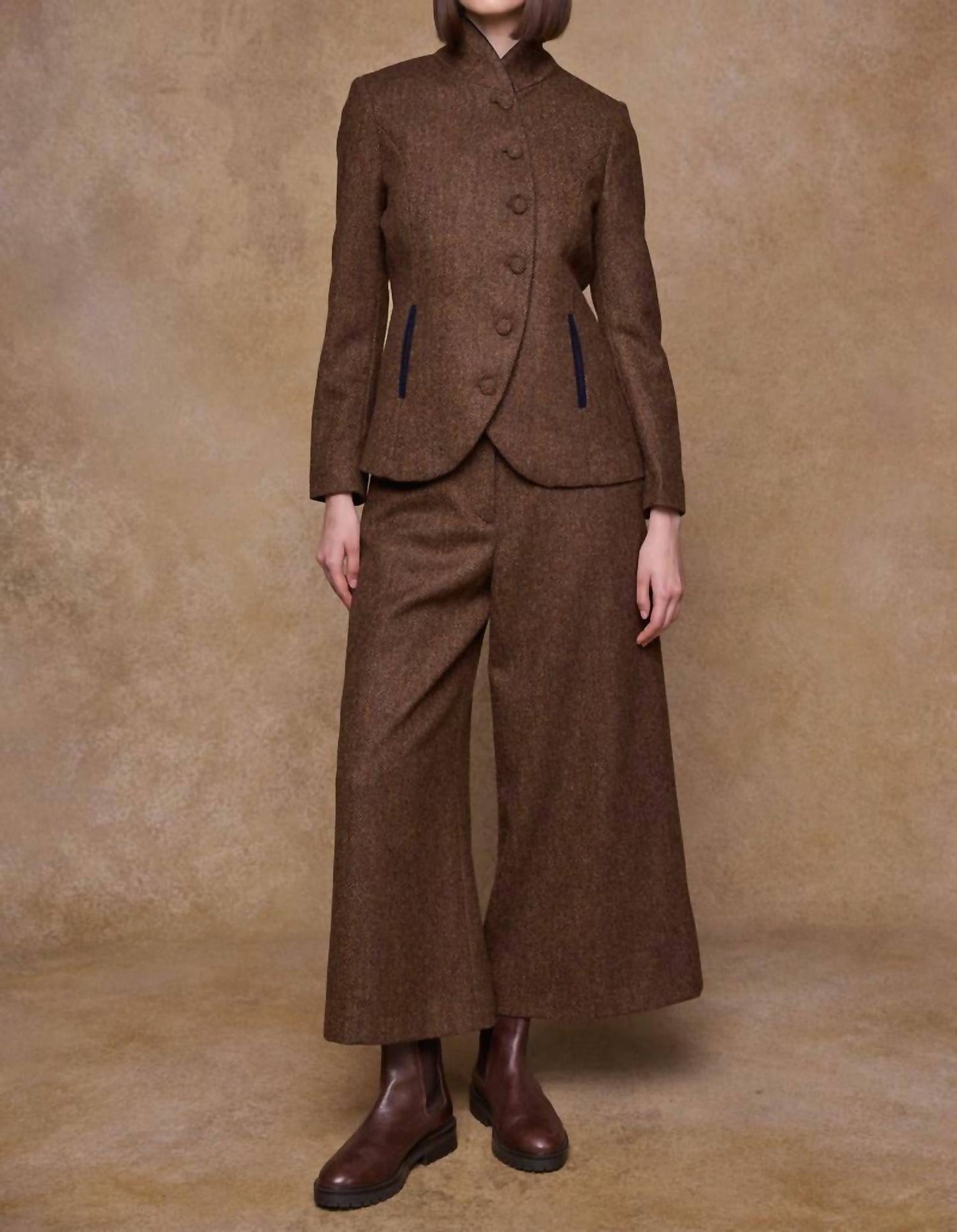 Nicole Tweed-Jacke