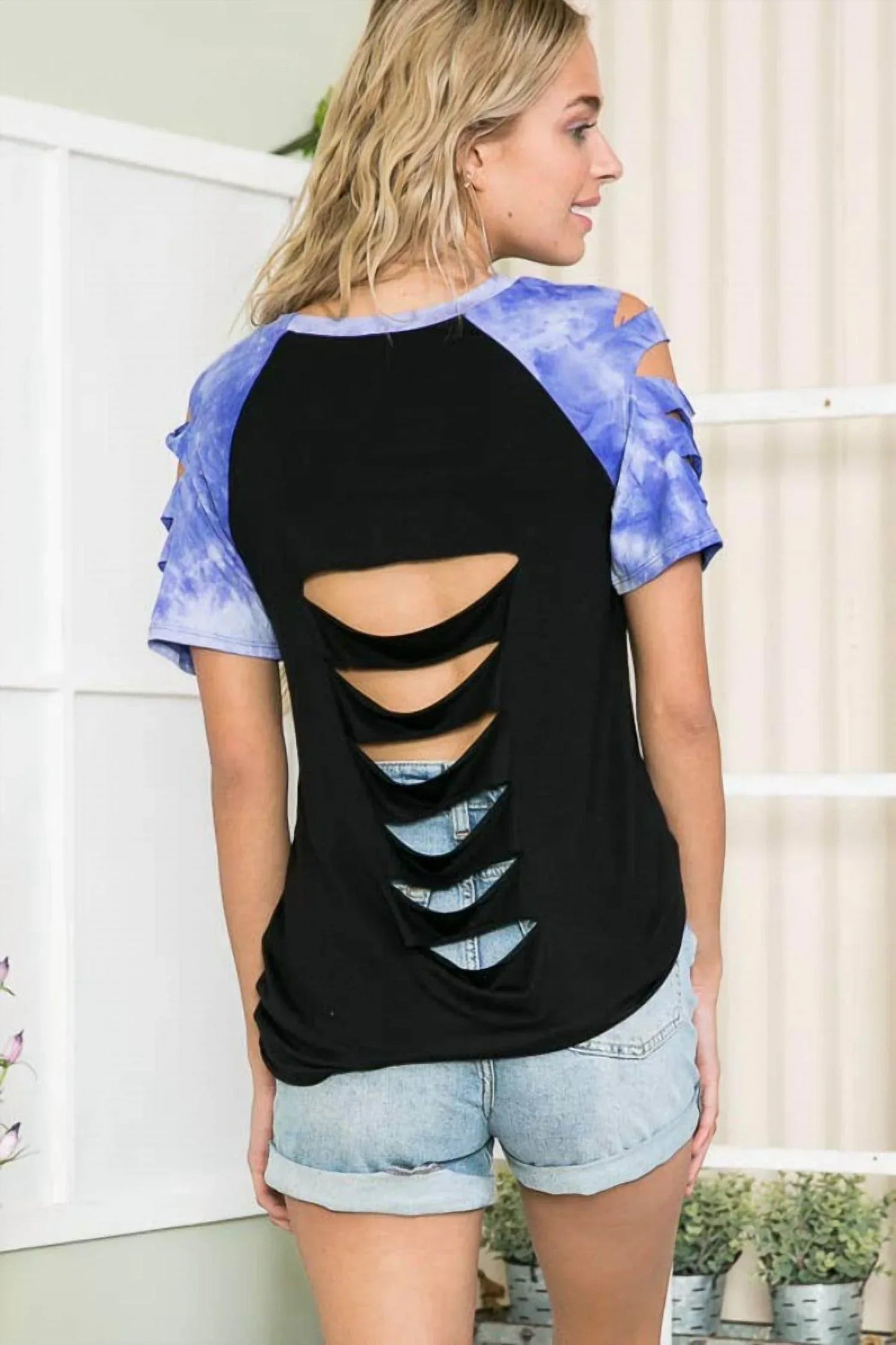 Cutout-Oberteil mit Batikmuster