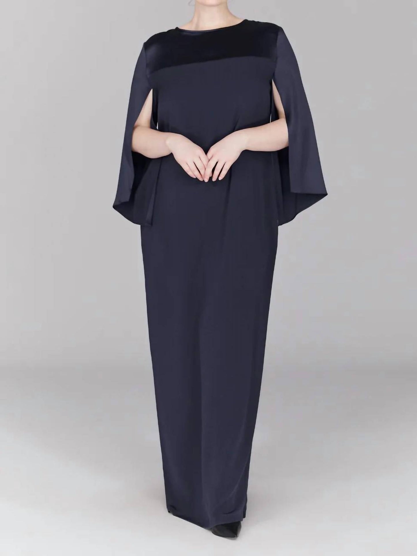 Langärmeliges Seidenkleid