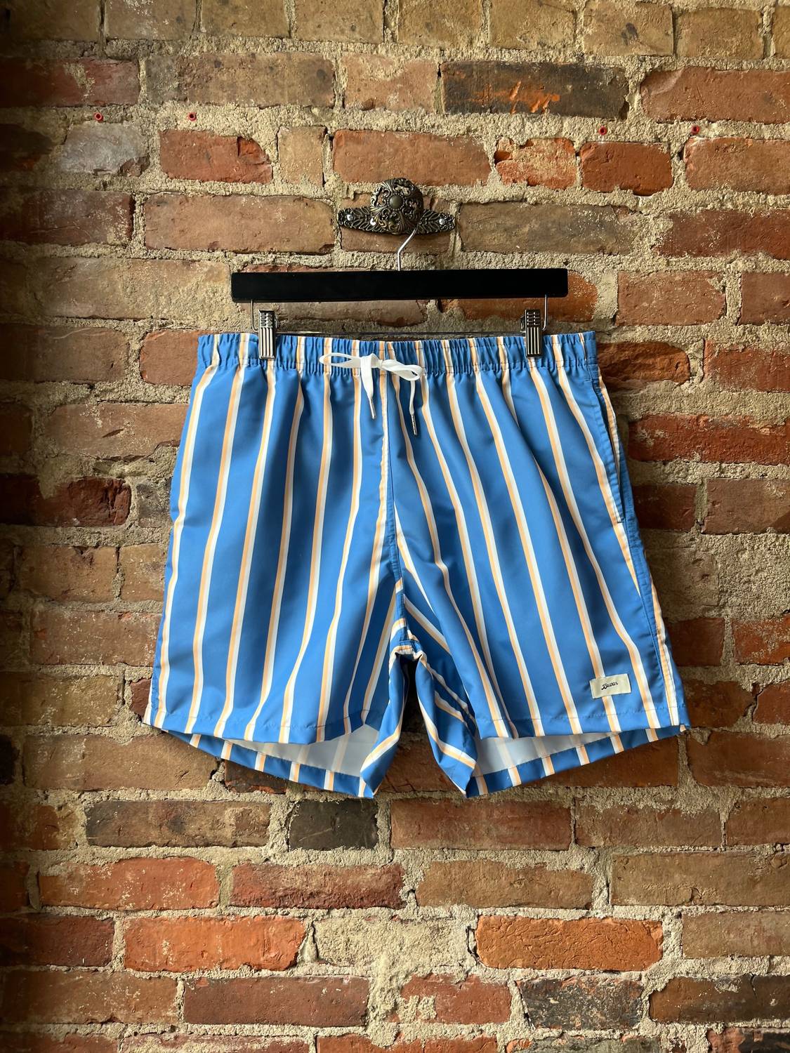 Herren-Badehose mit feinen Streifen