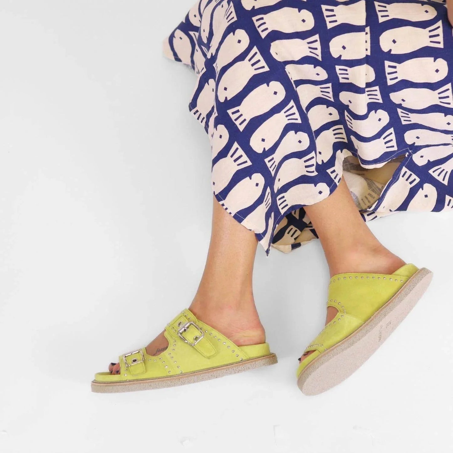 Women Porox Dust Studs Sandals