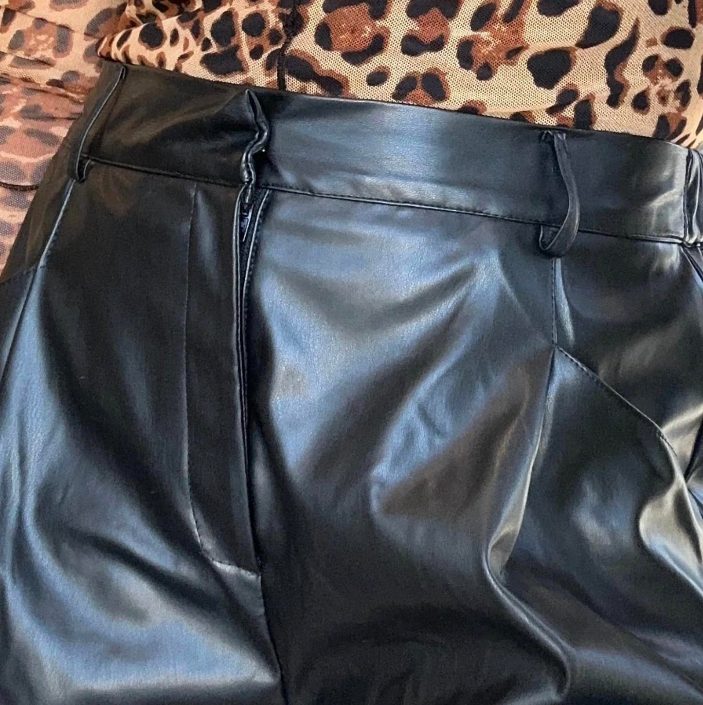 Leder-Bermudashorts