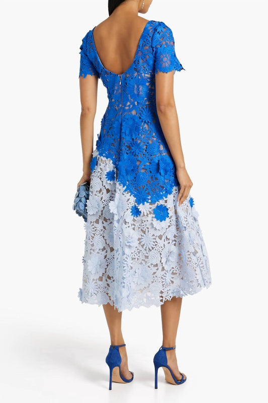 Zweifarbiges Guipure-Spitzen-Midikleid