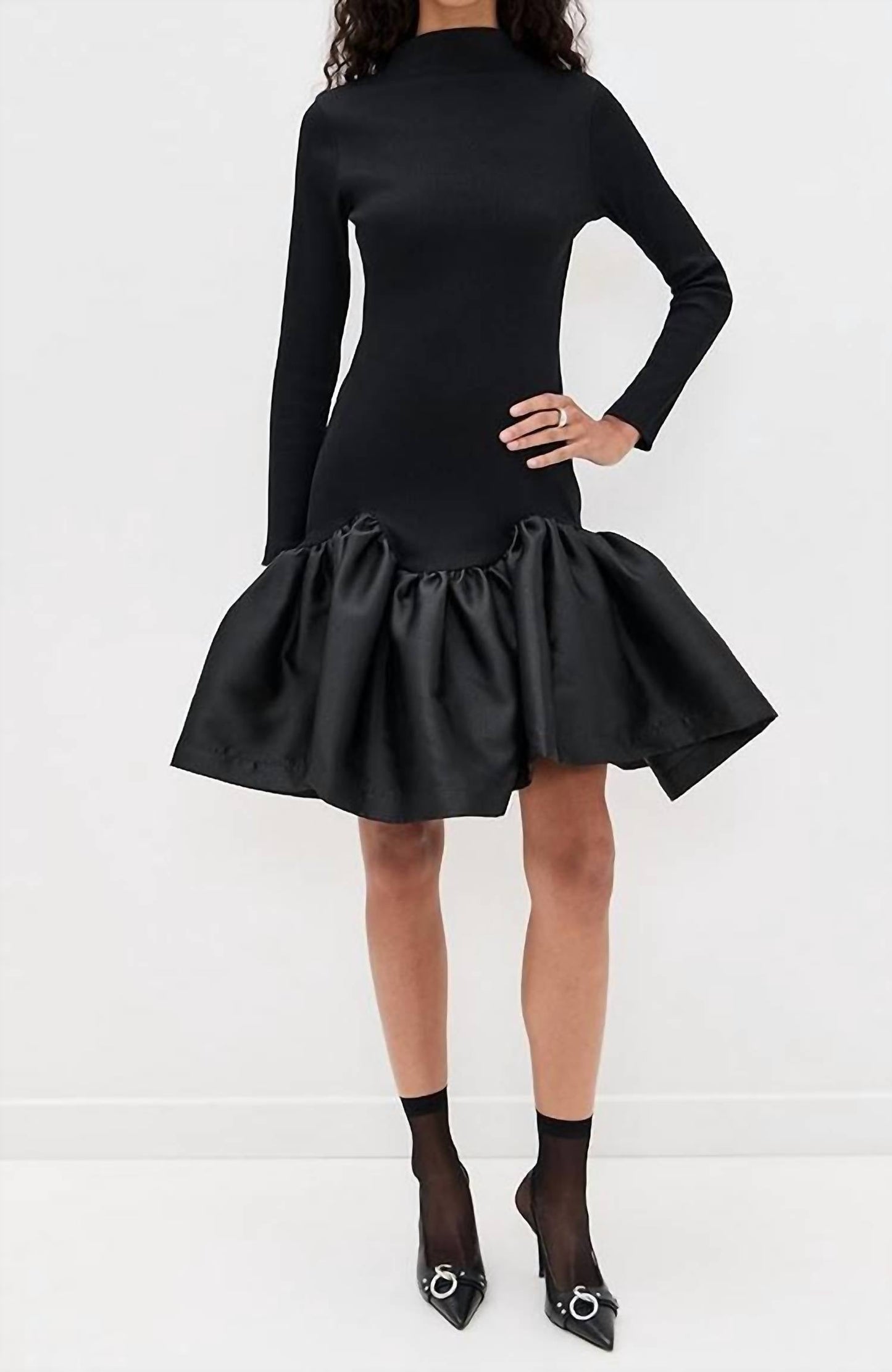 Figurbetontes Langarm-Minikleid mit Drop-Schultern