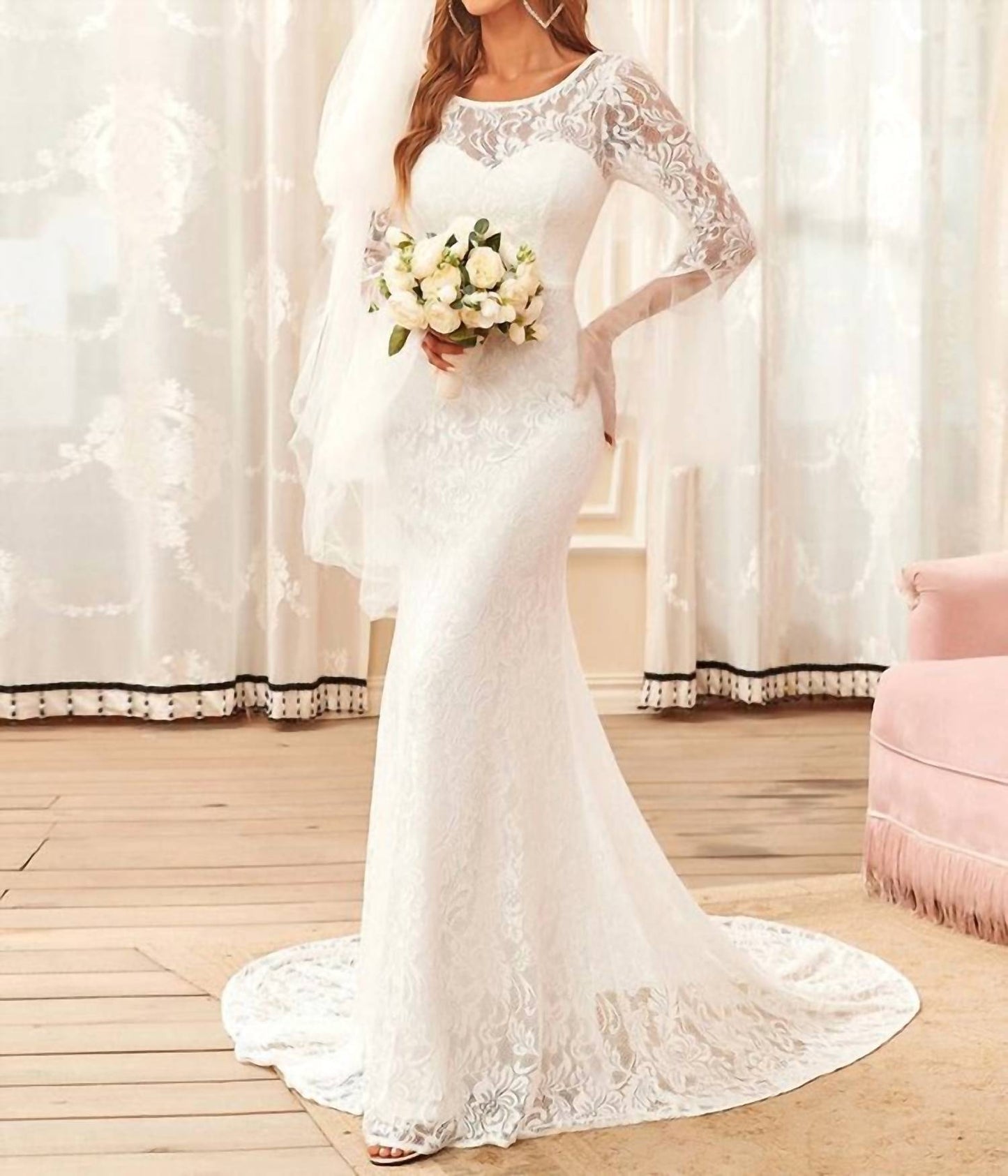 Rundhals-Brautkleid mit langen Pagodenärmeln